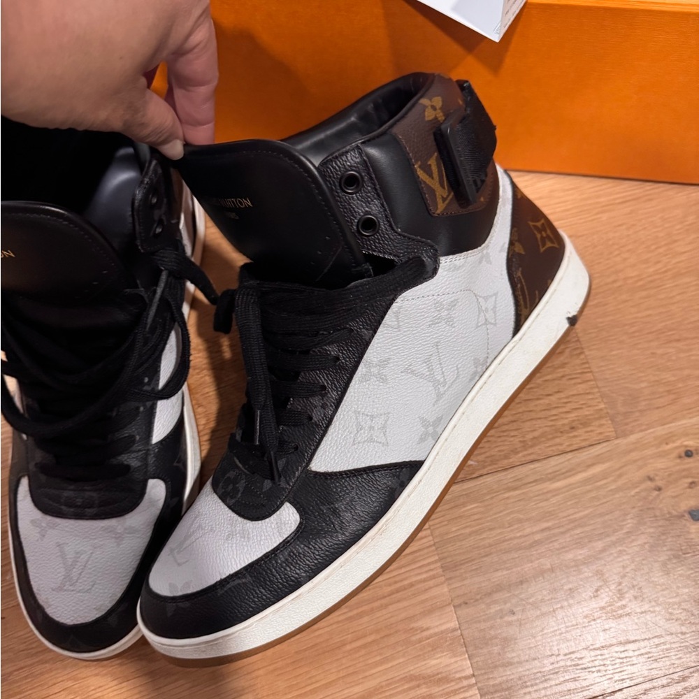 Louis Vuitton Monochrome High-Top Sneakers - Picture 2 of 7